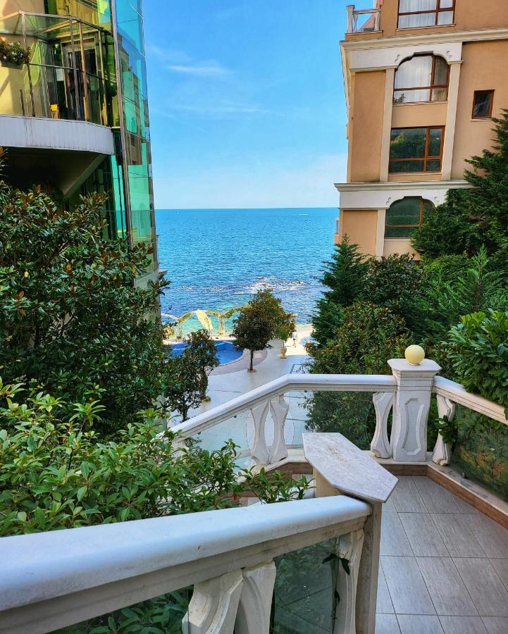 Elegantz Apartments Lamer Varna Bagian luar foto