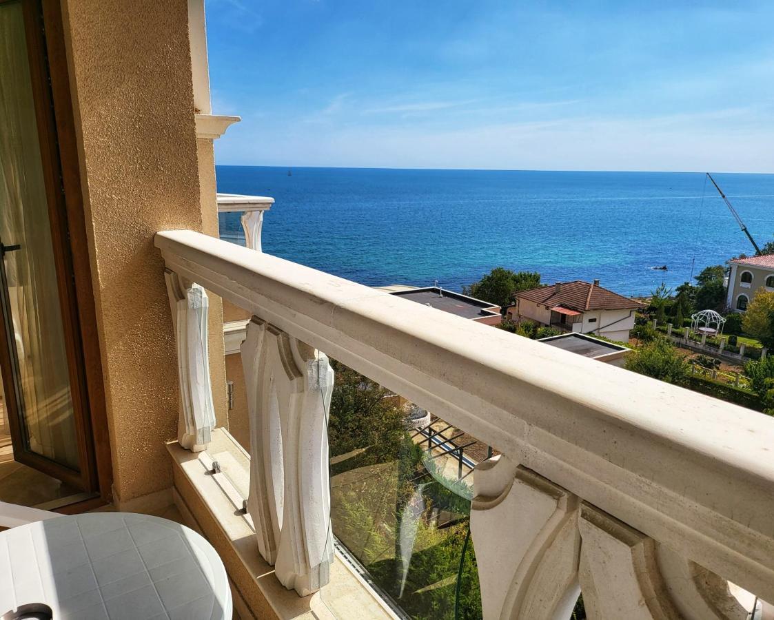 Elegantz Apartments Lamer Varna Bagian luar foto
